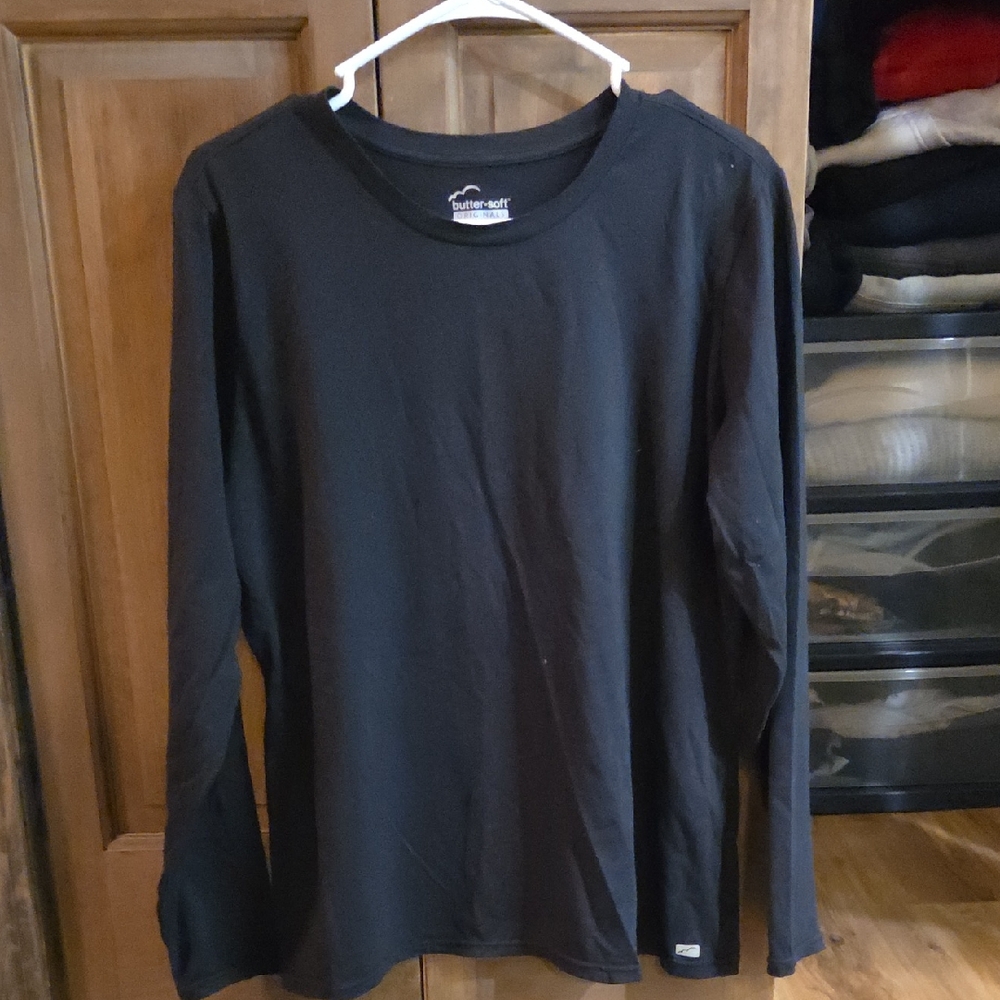 Butter Soft Large Black Long Sleeve Shirt